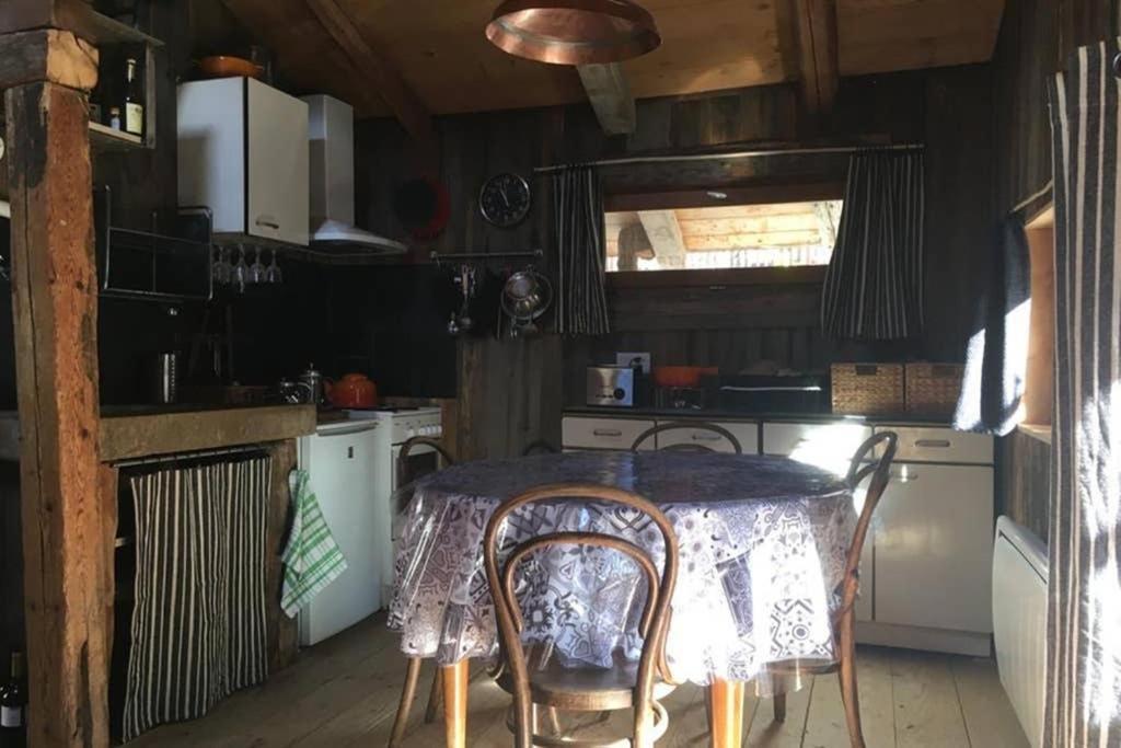 La Cabane De L'Homme Tranquille Le Tretien Eksteriør bilde