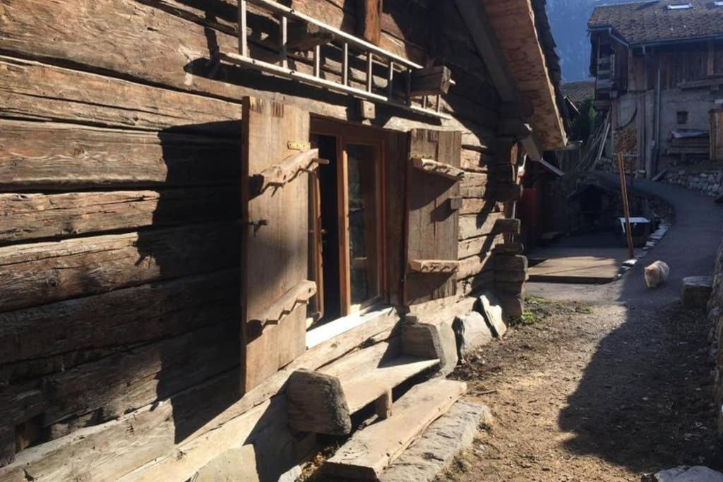La Cabane De L'Homme Tranquille Le Tretien Eksteriør bilde